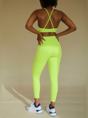 Girlfriend Collective Topanga Bra Top Lime Greeen M